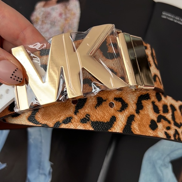 Michael Kors reversible buckle belt - Picture 4 of 6